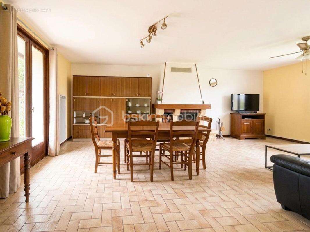 Maison à MONTRY