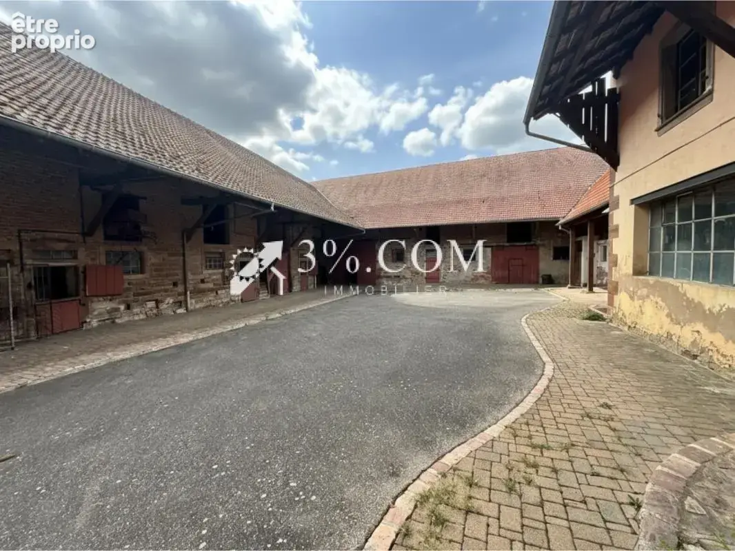 3%COM Corps de ferme avec dépendances sur 22 ares - photo 2