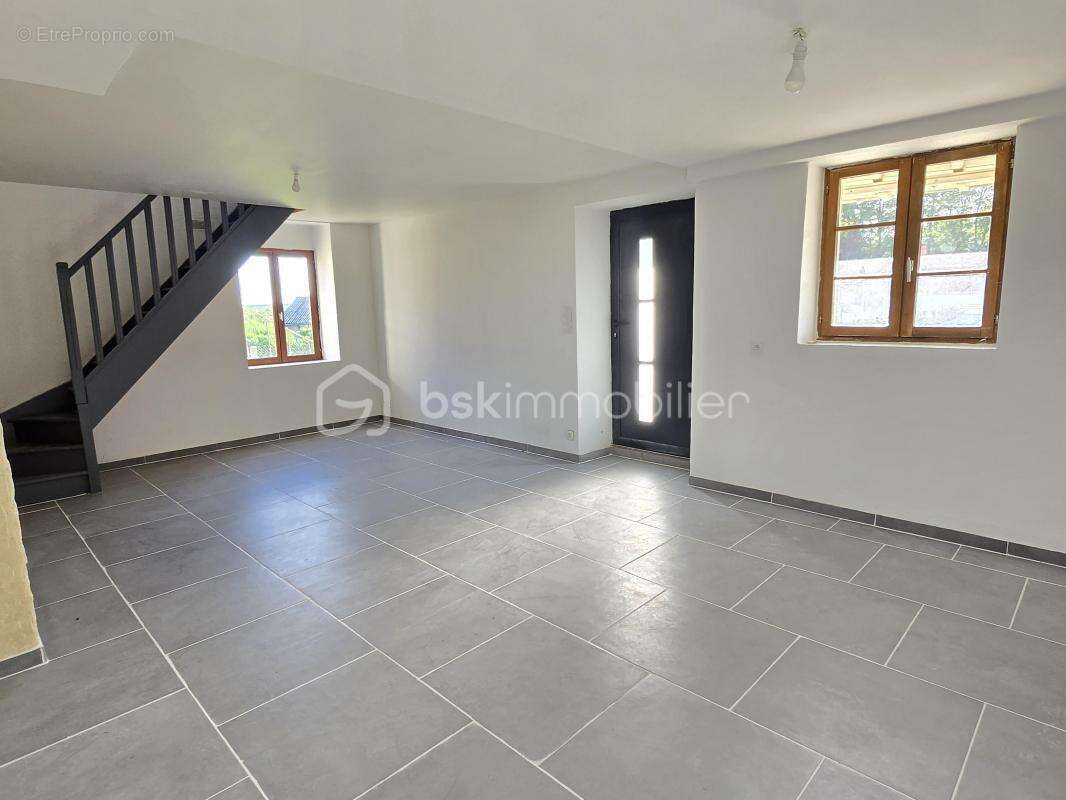 Maison à SAINT-LEGER-DES-VIGNES