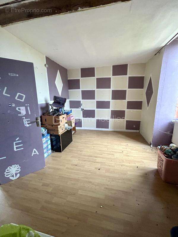 Maison à LA ROCHE-EN-BRENIL