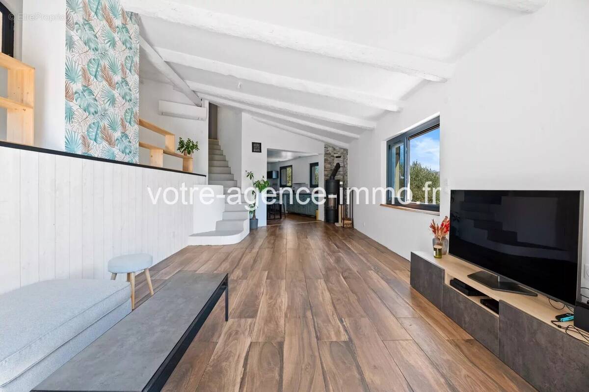 Maison à BERRE-LES-ALPES