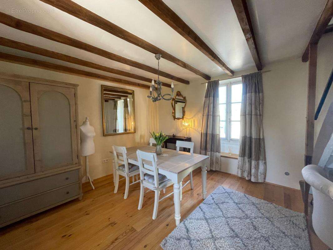 Maison de charme de 101m2 habitable avec jardin plat de 1226 m2 attenant - photo 6