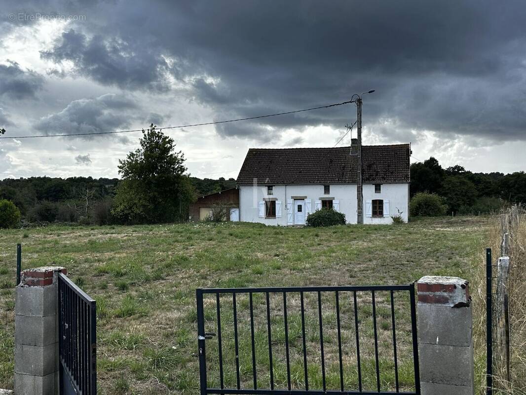 Maison à SAINT-HILAIRE-LA-TREILLE
