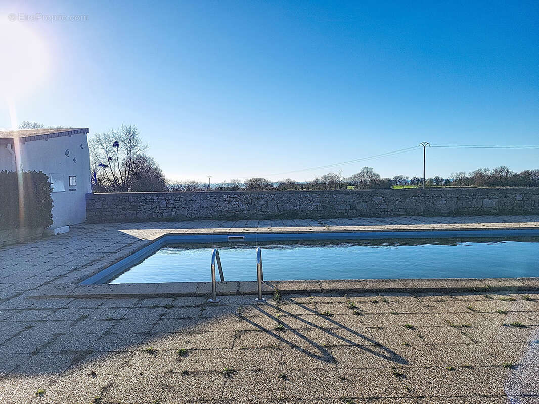 Maison à MONTMARTIN-SUR-MER