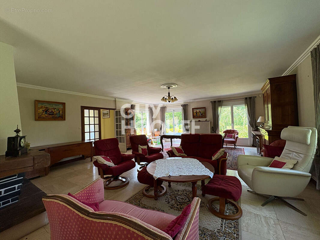 Maison à SAINT-DENIS-LES-PONTS