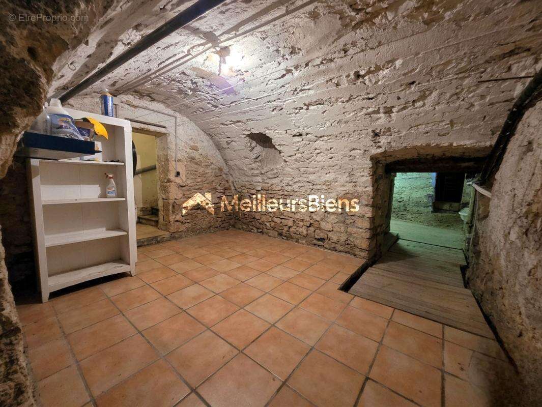 À 2 pas du Vidourle : ancienne école rénovée avec 4 chambres, garage et potentiel locatif - photo 18