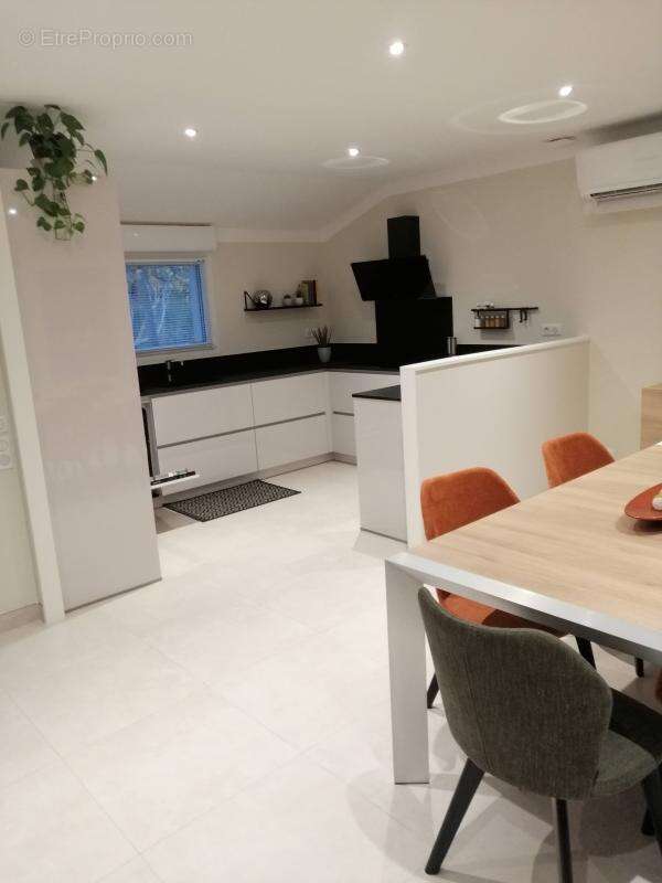 Maison à JONQUIERES-SAINT-VINCENT