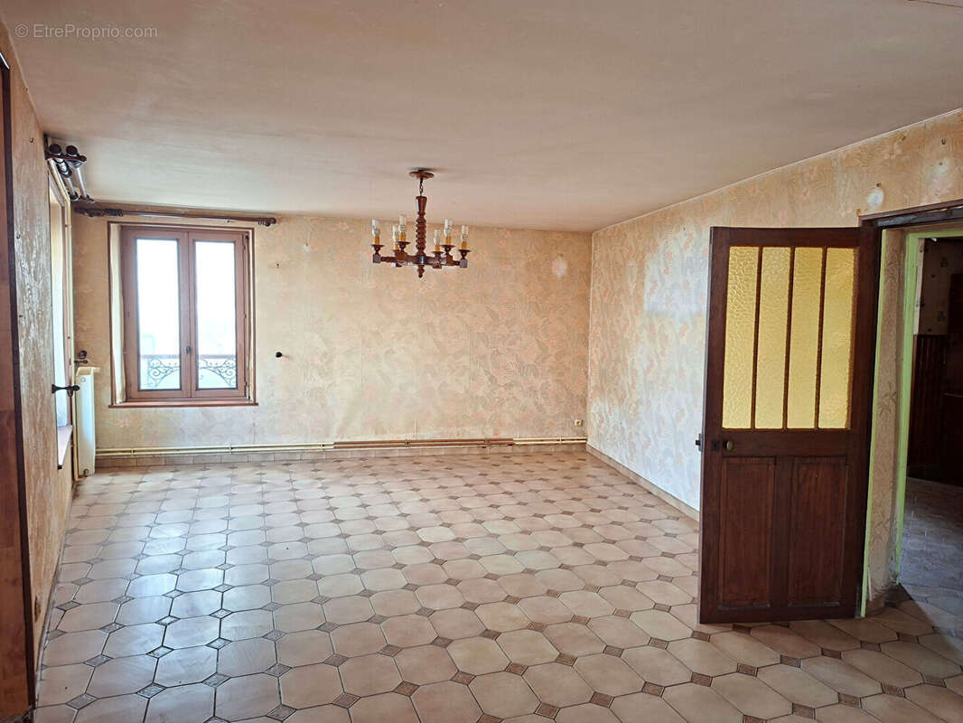 Maison à CROUY-SUR-OURCQ