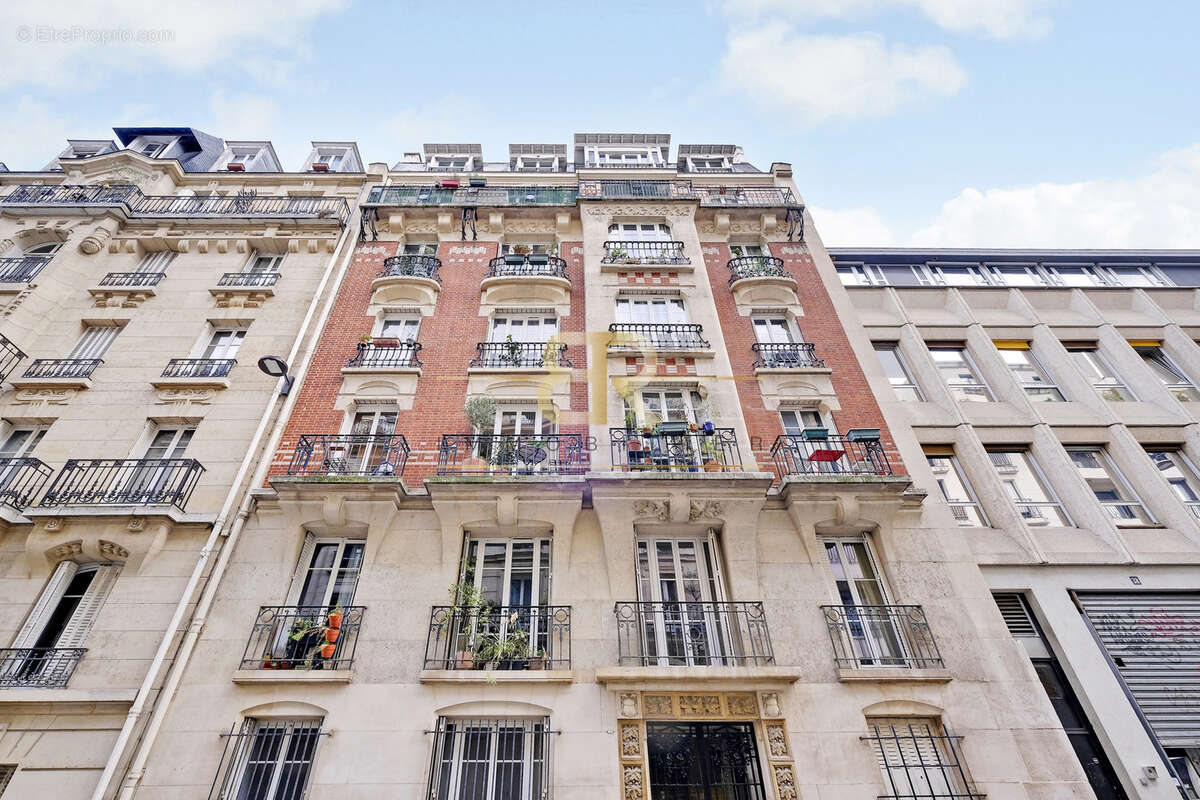 Appartement à PARIS-17E