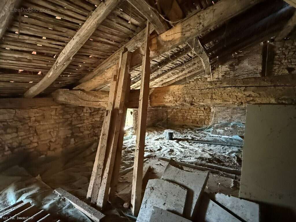 Maison à CHAMPAGNE-MOUTON