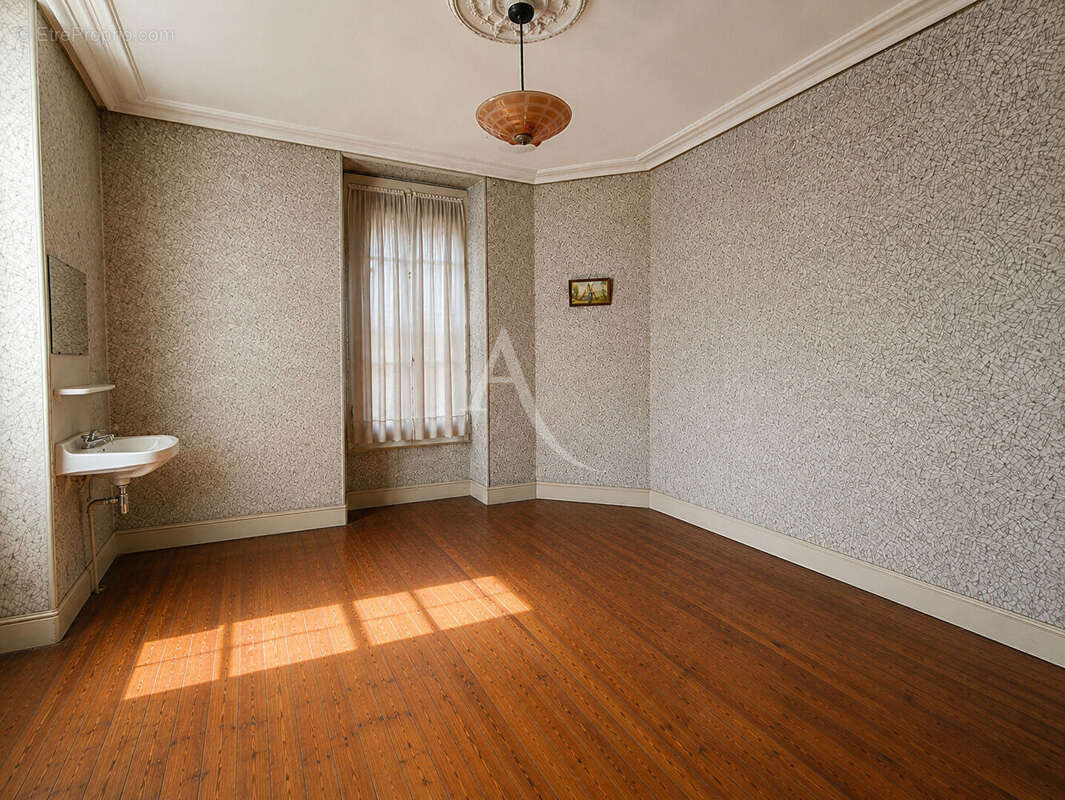 Maison Jurancon beau potentiel - photo 10