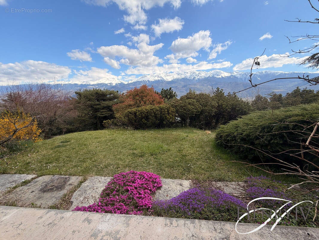 Maison à SAINT-ISMIER