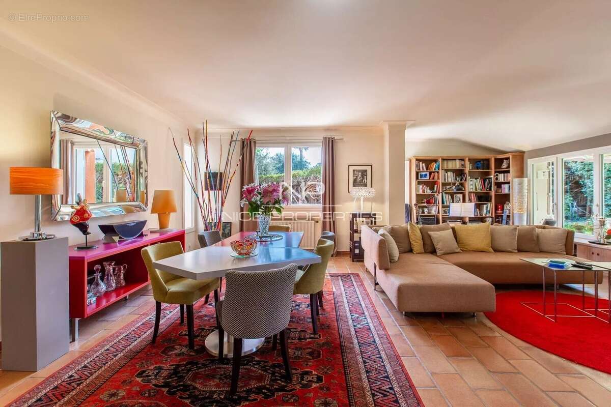 Maison à SAINT-JEANNET