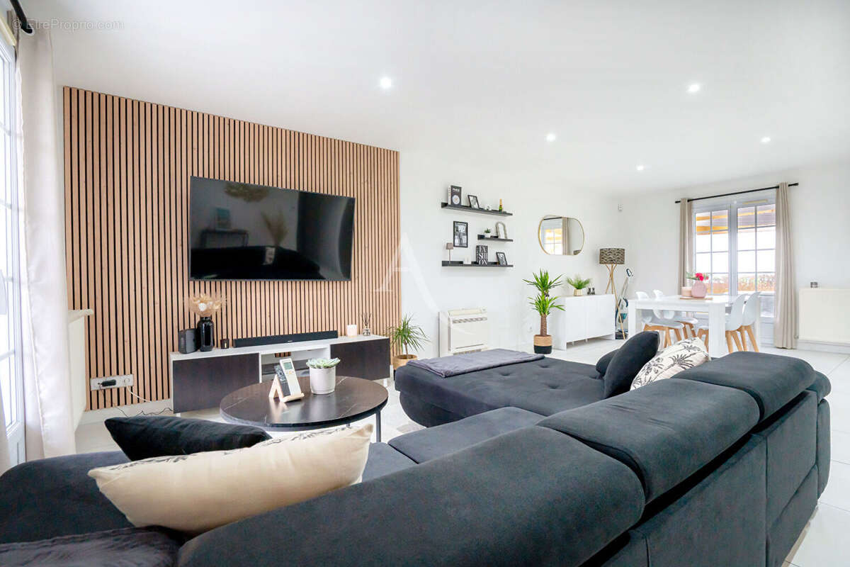 Maison à MONTREUIL-BELLAY