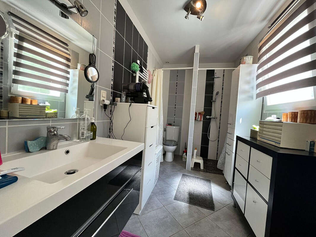 Maison à SUZE-LA-ROUSSE