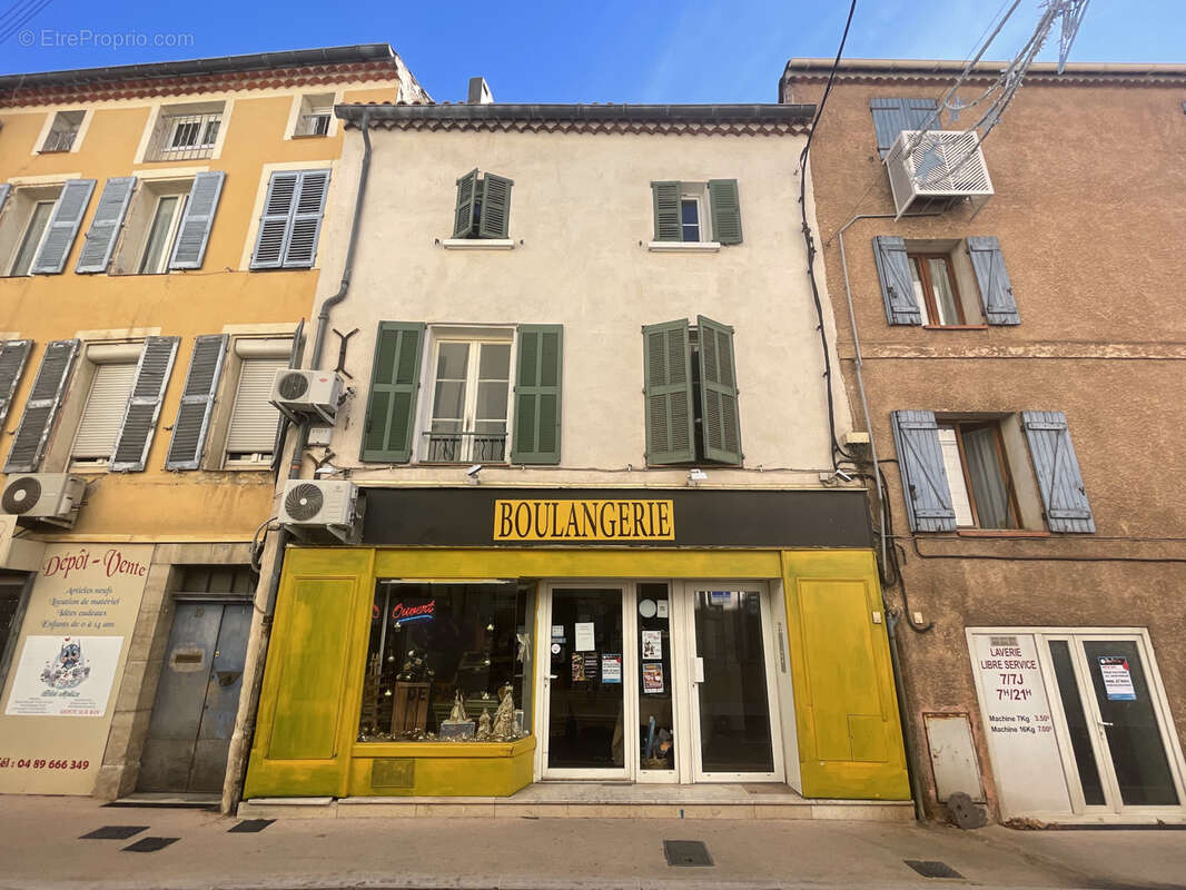 Appartement à CUERS