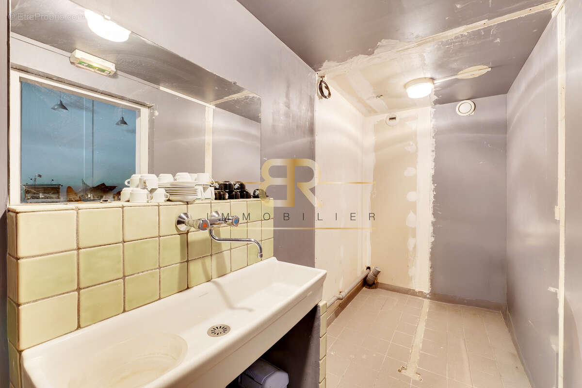 COUP DE CŒUR - LOFT à usage mixte INSONORISÉ de 140m2 à AMÉNAGER à 8mn de la ligne 7 et du RER C - photo 10