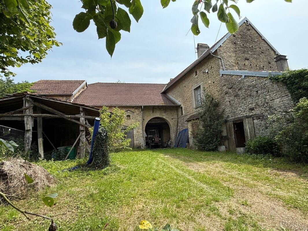 Maison à CONFRACOURT