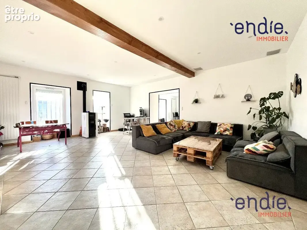 Maison 5 pièces 190 m² à vendre à Vouille (86190) - photo 2