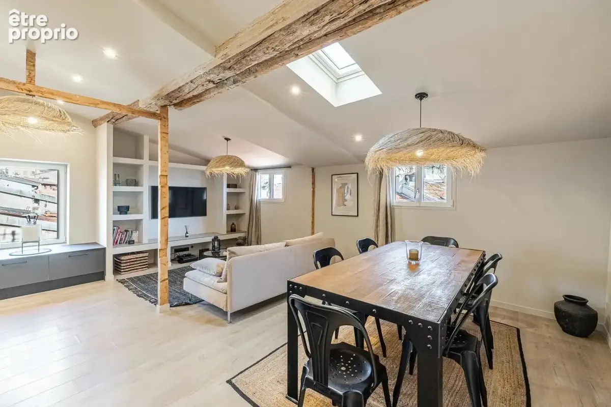 Nice - Vieux Nice - Superbe 3 pièces en duplex - Vue mer et colline du château - photo 3