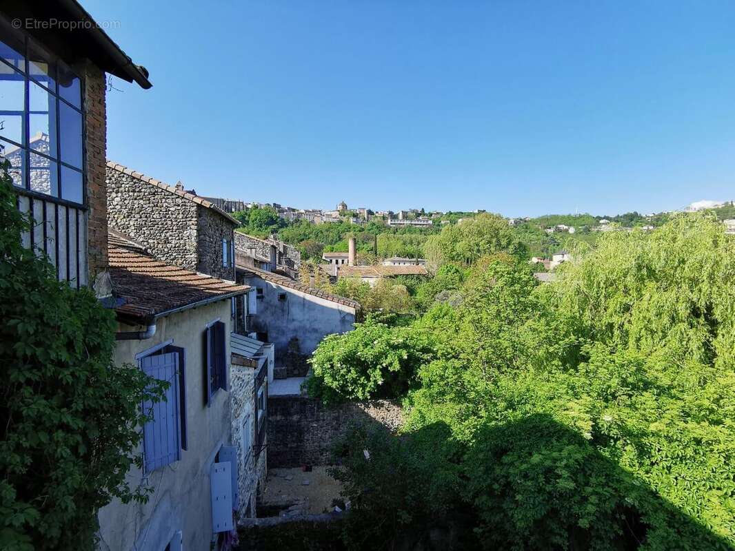   - Appartement à AUBENAS