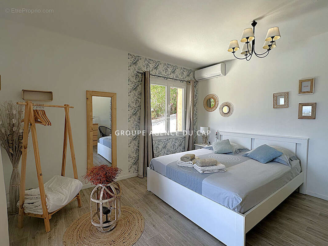 Maison à LES ISSAMBRES