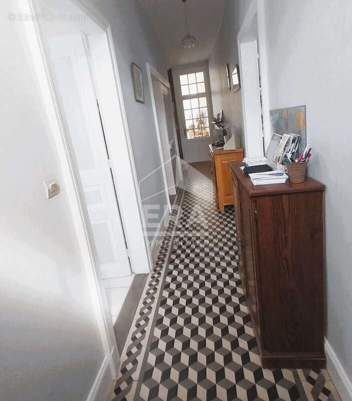 Maison à CHANNAY-SUR-LATHAN