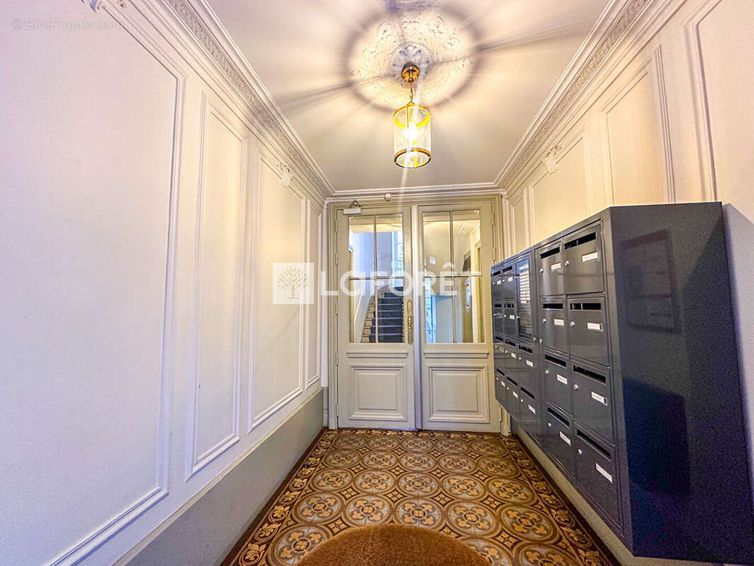 Appartement à PARIS-17E