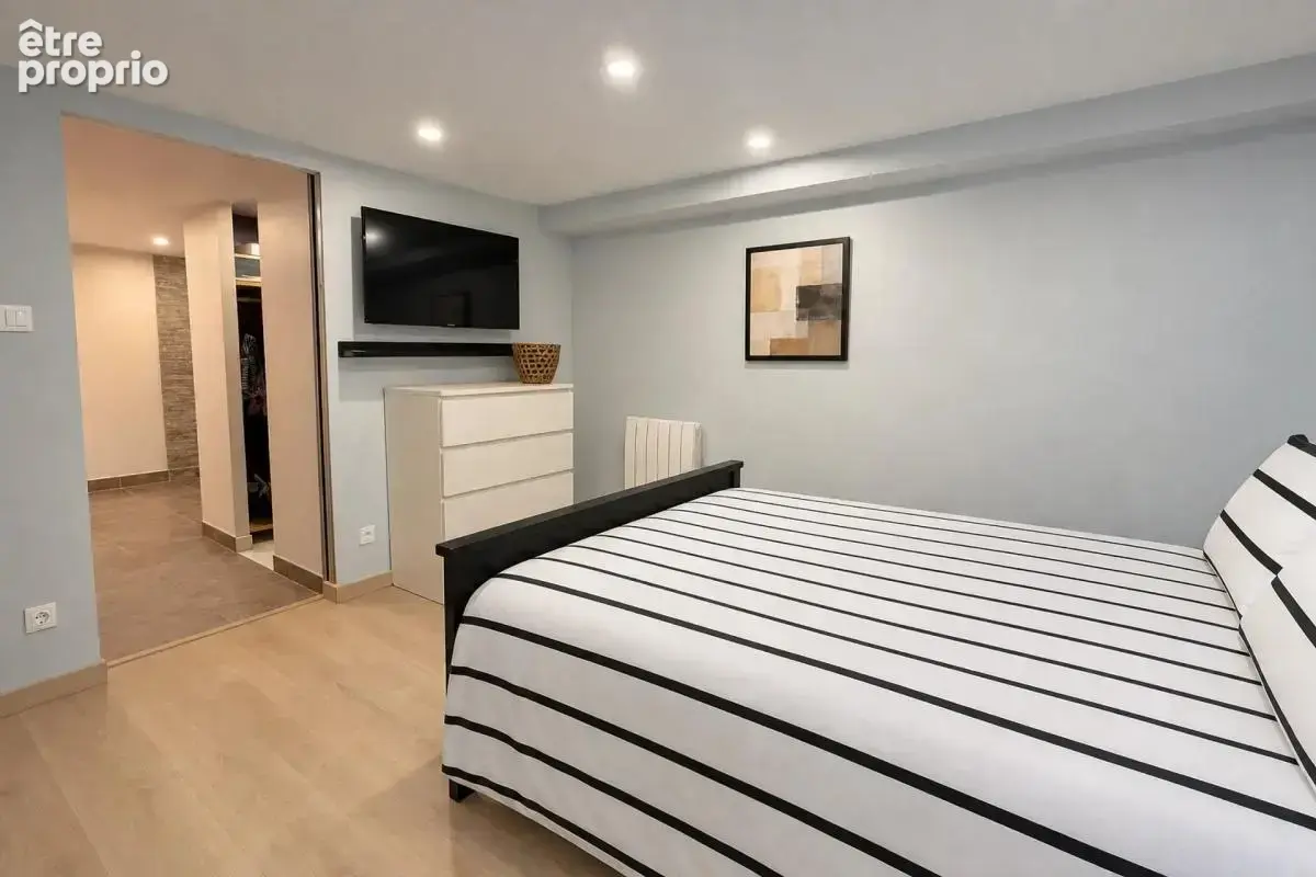 Maison de 5 pièces de 100 m² à Corbeil-Essonnes - photo 8