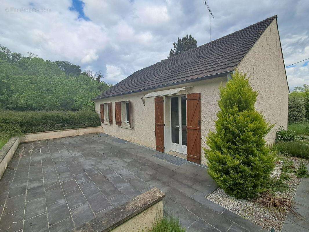 Maison à NESLES-LA-VALLEE