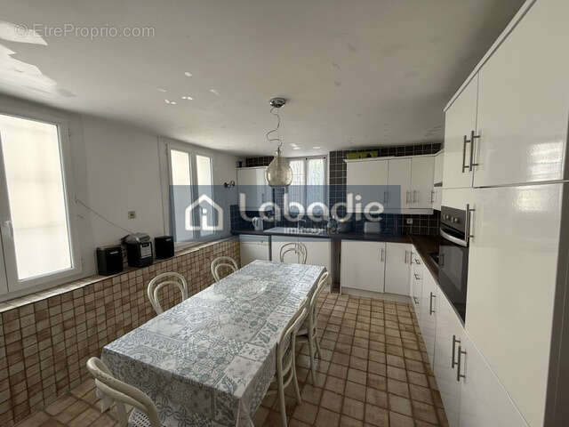 Maison d'habitation en pierre,  dans la bourg de Landelles et Coupigny - photo 9
