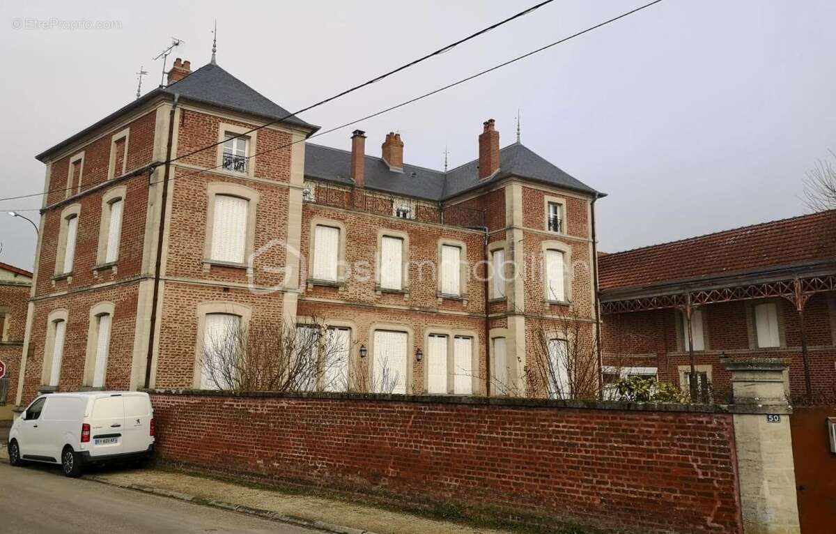 Maison à ECLARON-BRAUCOURT-SAINTE-LIVIERE