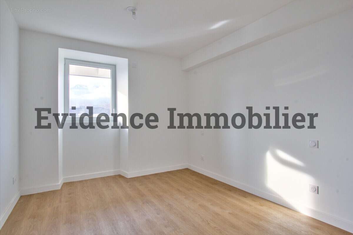 Appartement à GILLY-SUR-ISERE