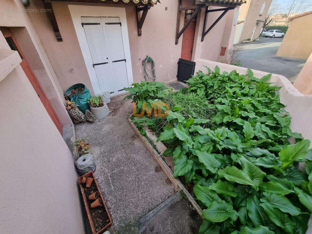 Maison à PUGET-SUR-ARGENS