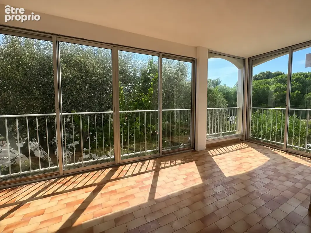 Cap d agde -  a vendre - appartement t3 avec parking prive - photo 4