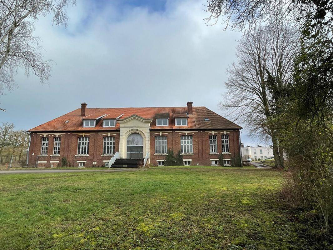 Ensemble  immobilier exceptionnel  pour investisseurs  ou bailleurs sociaux .Terrain  7159m2 Surface hab:1883m2 - photo 1