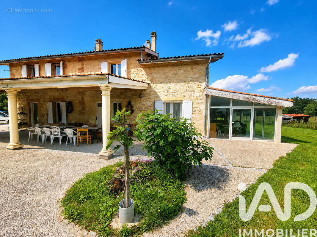 Photo 2 - Maison à ETAULIERS