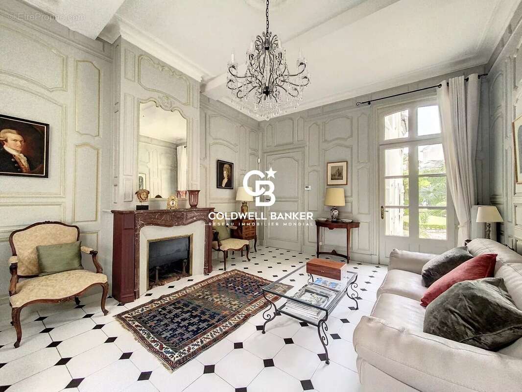La « Maison Coquille » : une demeure bourgeoise entre symbolisme, vitraux d'art et secrets d'histoire - photo 3