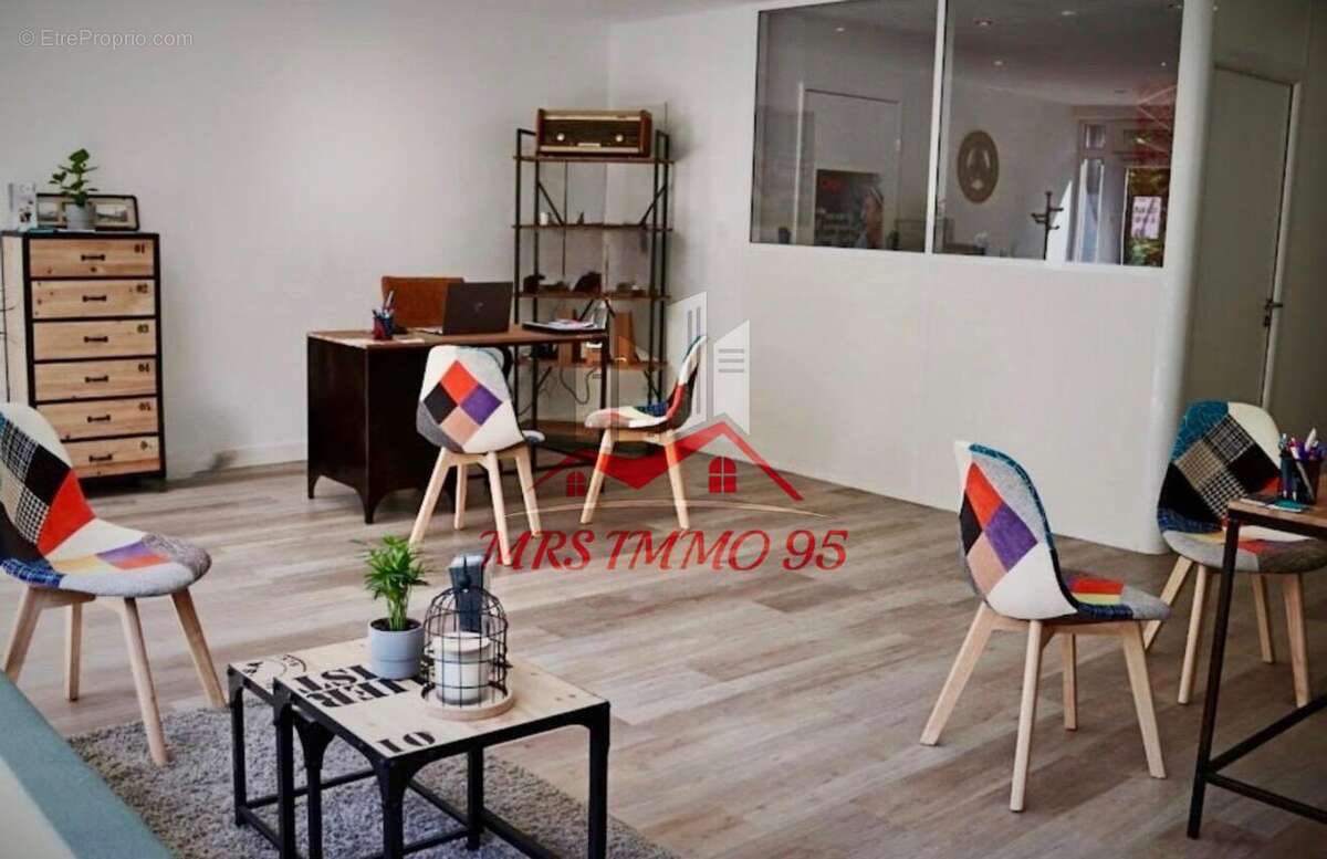 Commerce à LUZARCHES