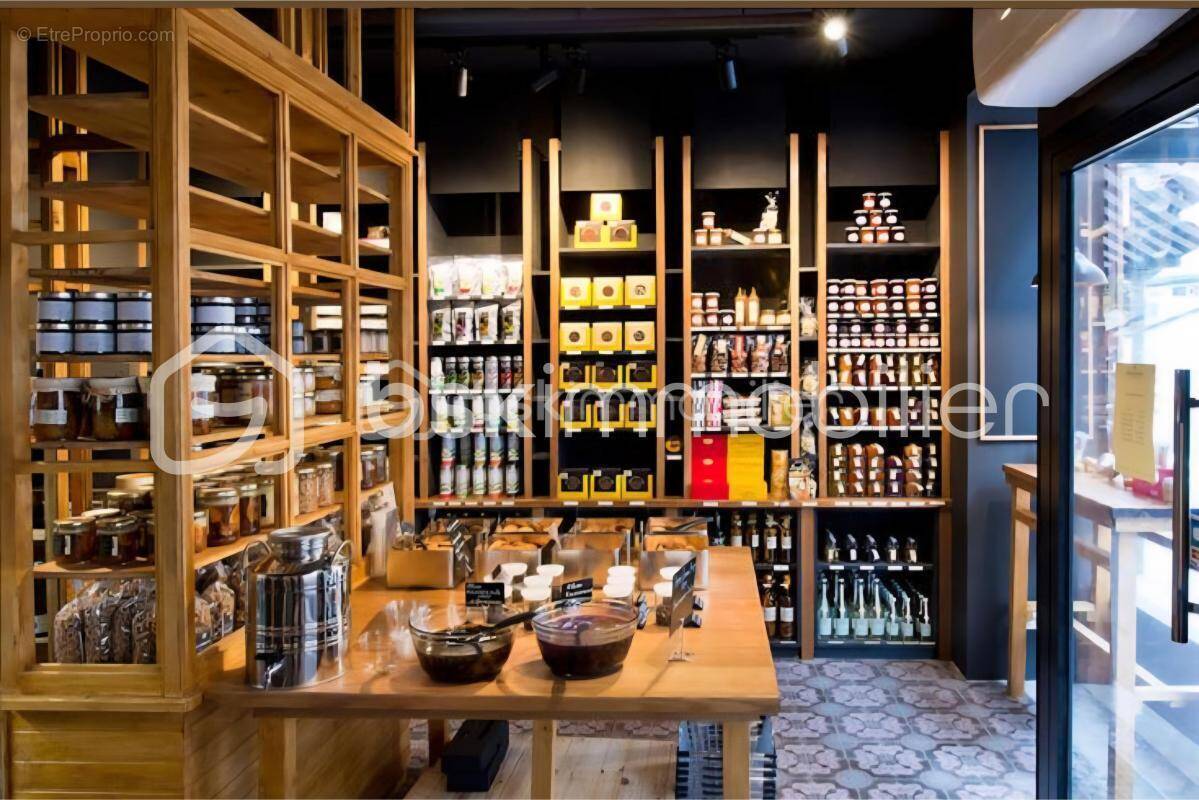 Commerce à PARIS-2E