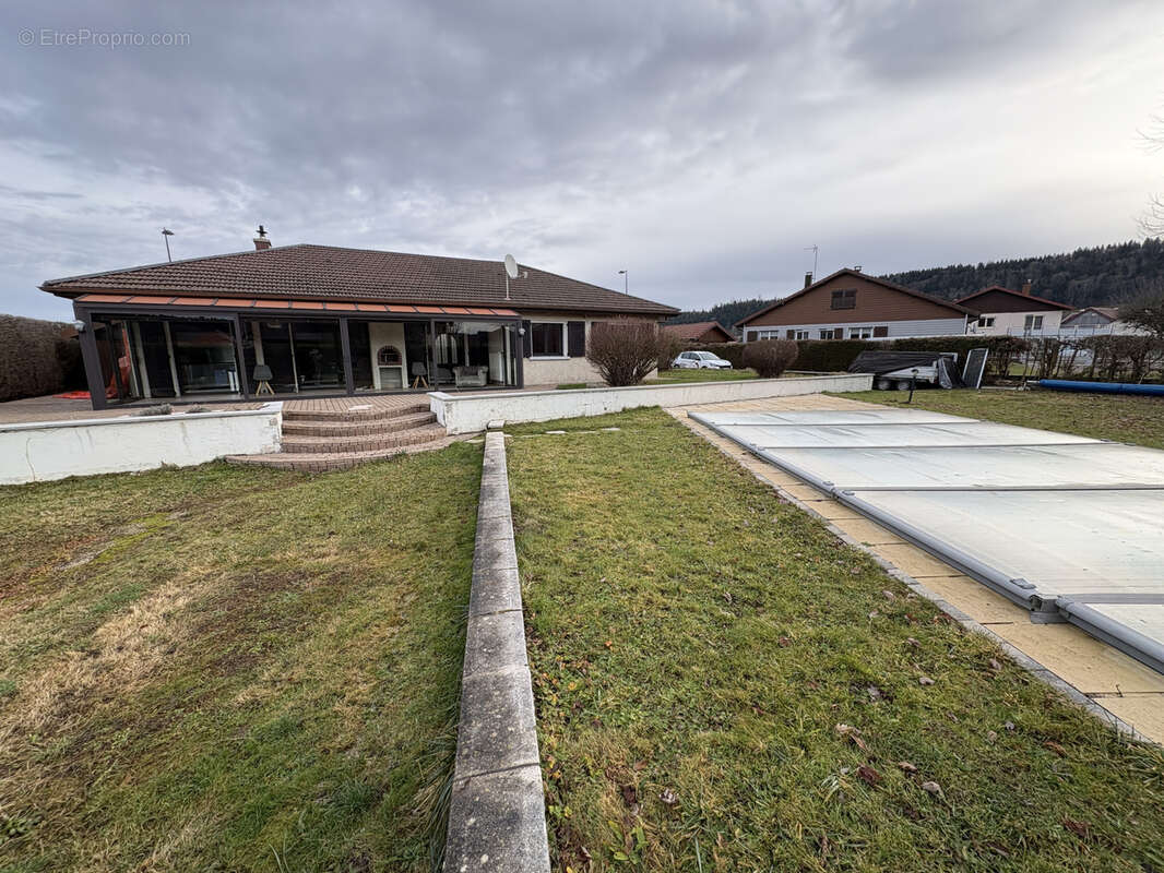 Maison à BIANS-LES-USIERS