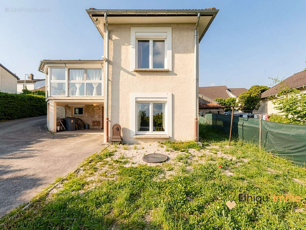 Maison 139 m² à Laferte-Sur-Aube  - photo 2