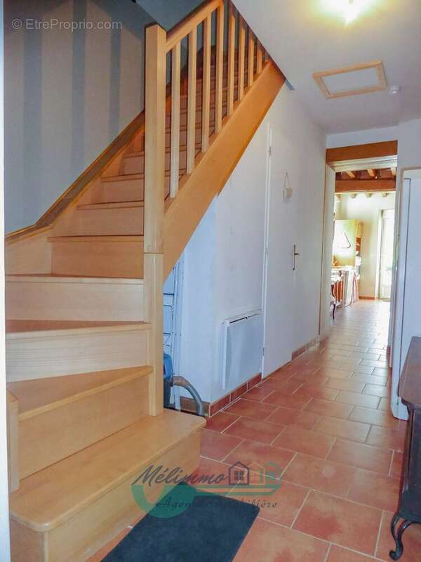 Maison à COULANGERON