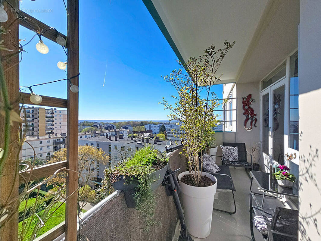 Appartement à MONT-SAINT-AIGNAN