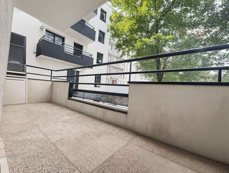 Appartement à ISSY-LES-MOULINEAUX