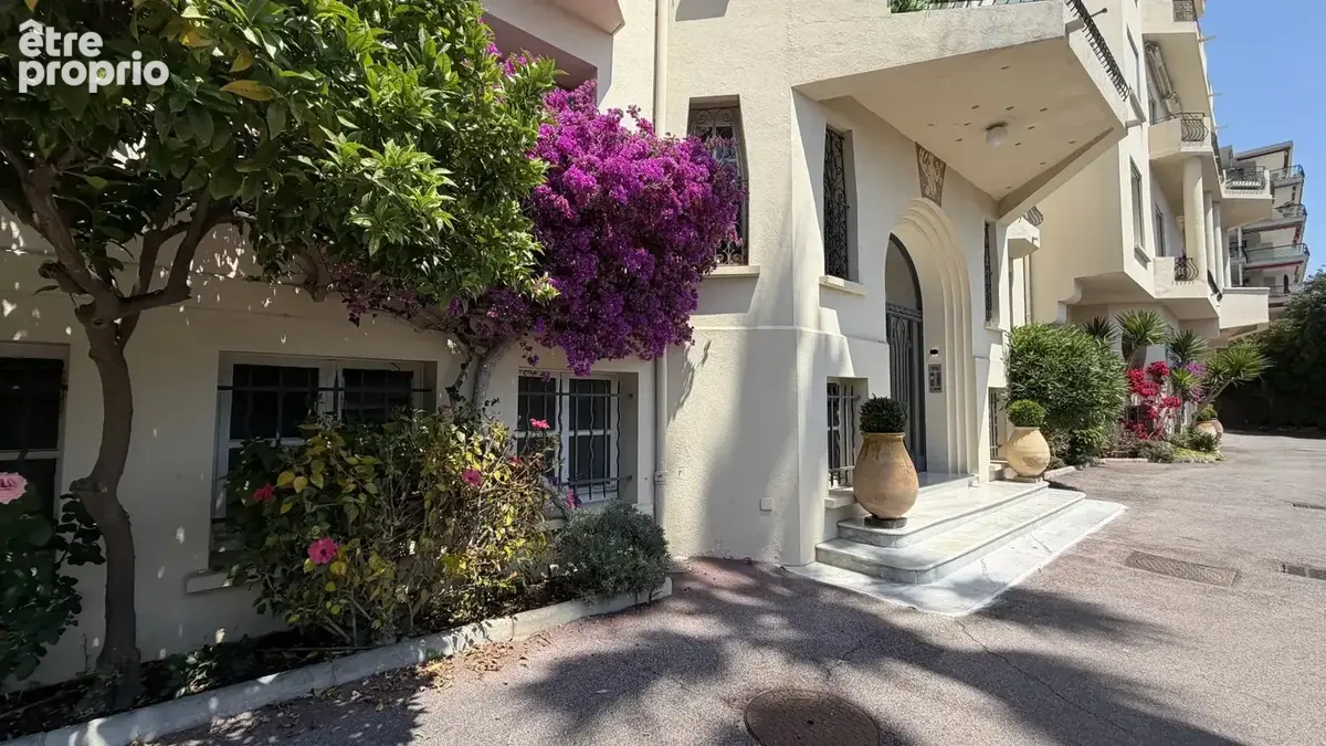 Cannes – Appartement rénové de 56 m² vendu meublé - photo 9