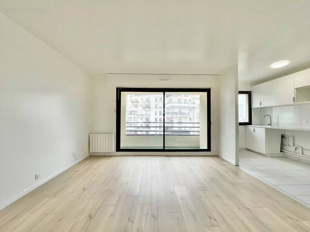 Appartement à COURBEVOIE