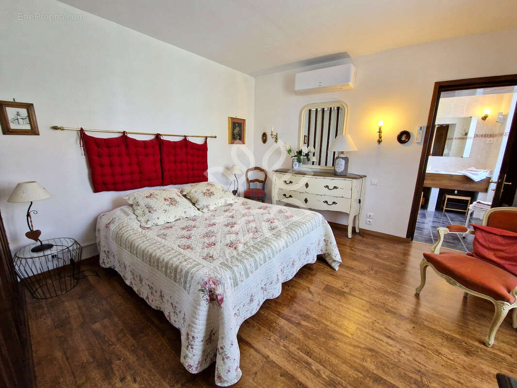 Maison à SAINT-BEAUZIRE