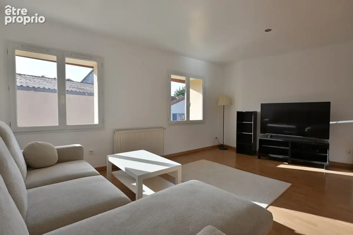 Maison de ville T5 avec balcon, garage et cave - photo 4