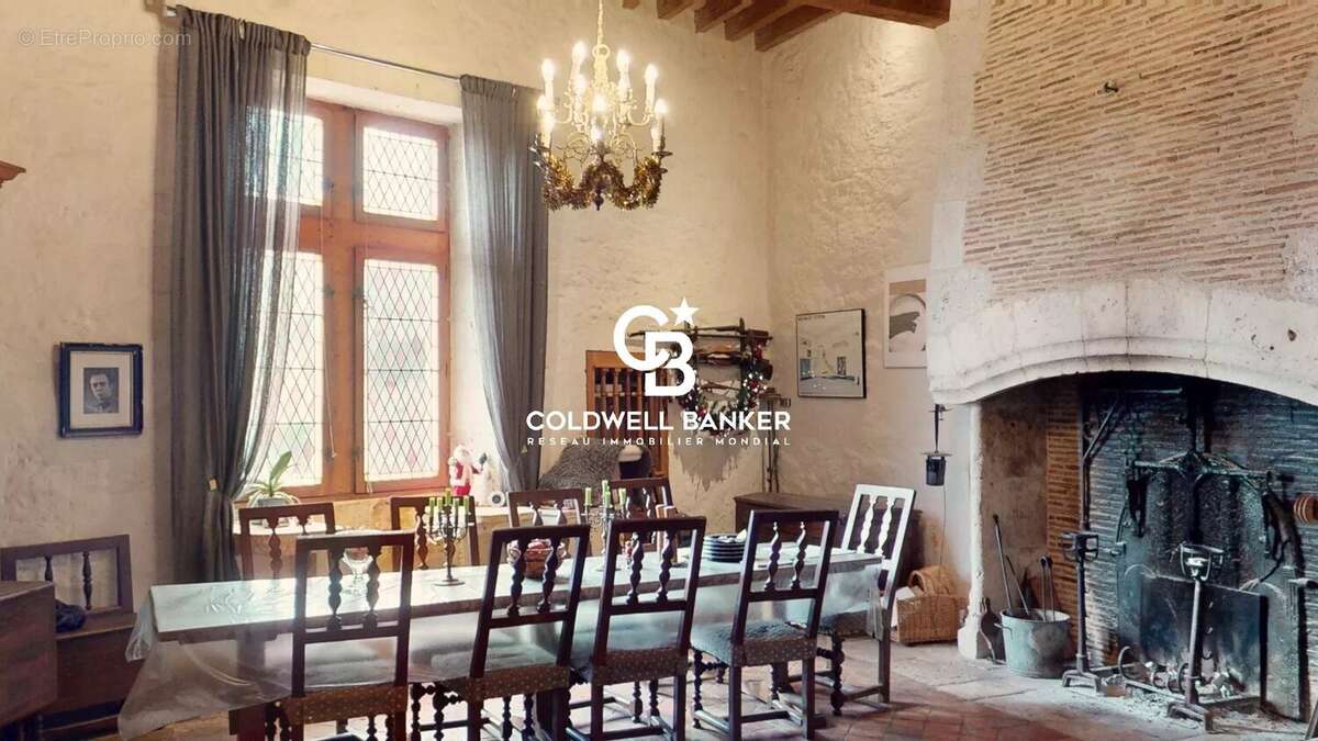 Maison à MONTAIGU-DE-QUERCY